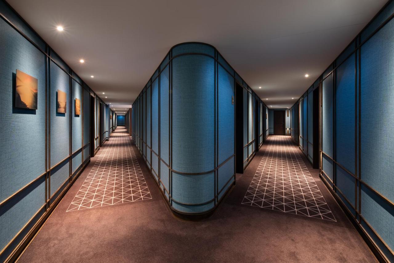 Hotel Eurostars Aliados Porto Exterior foto Corridor