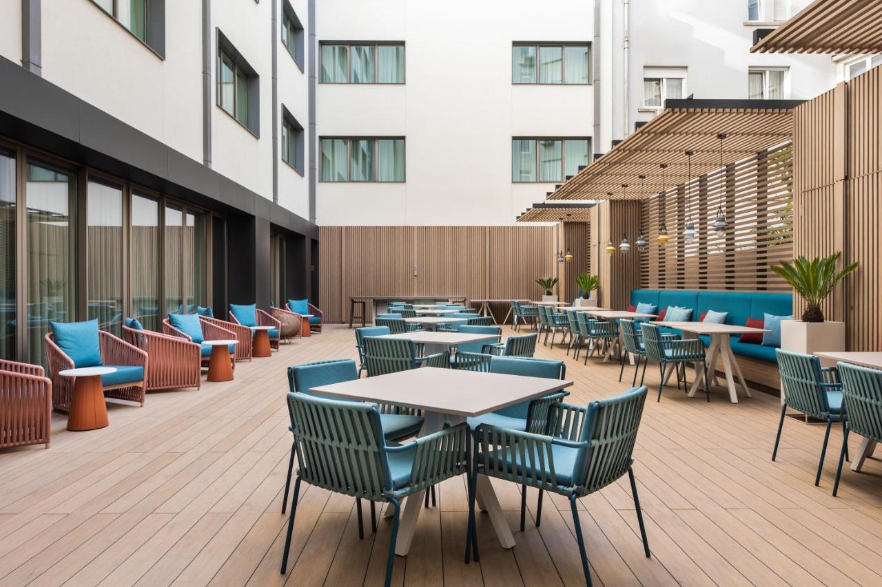 Hotel Eurostars Aliados Porto Exterior foto The hotel's courtyard