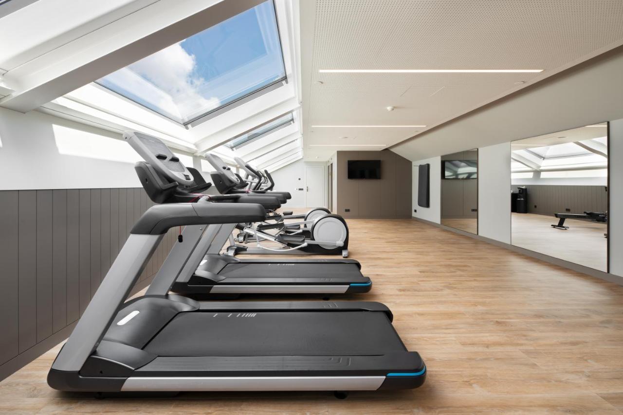 Hotel Eurostars Aliados Porto Exterior foto A treadmill