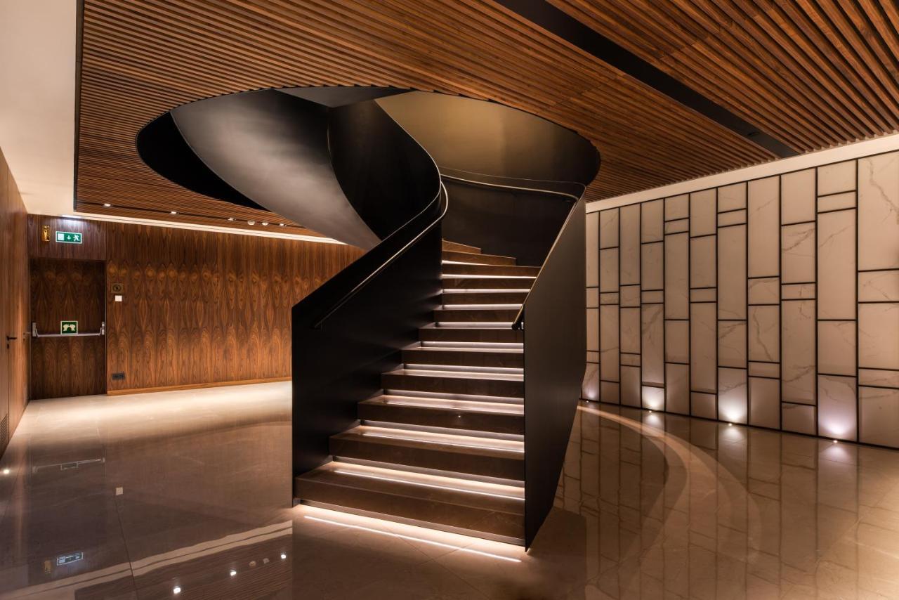 Hotel Eurostars Aliados Porto Exterior foto The staircase