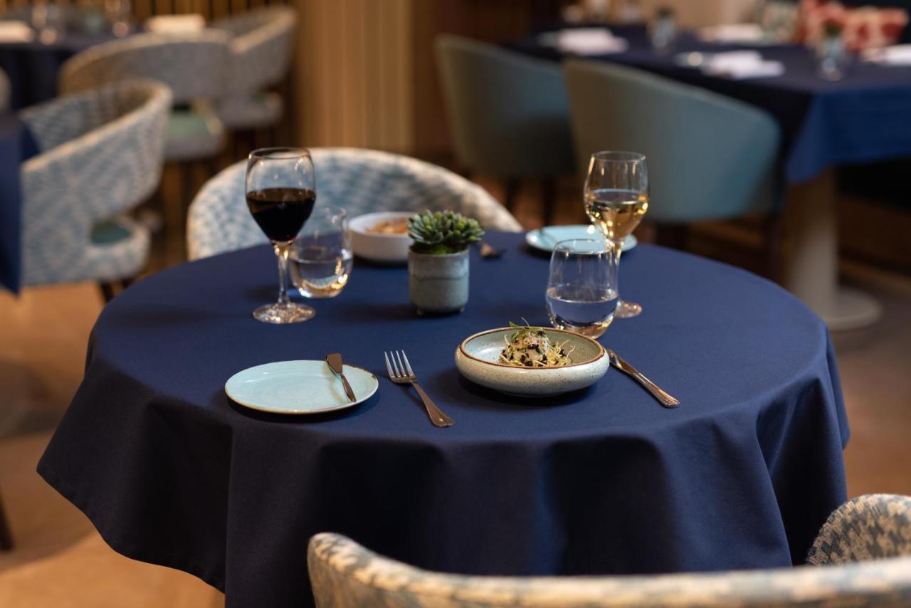Hotel Eurostars Aliados Porto Exterior foto A table set for dinner