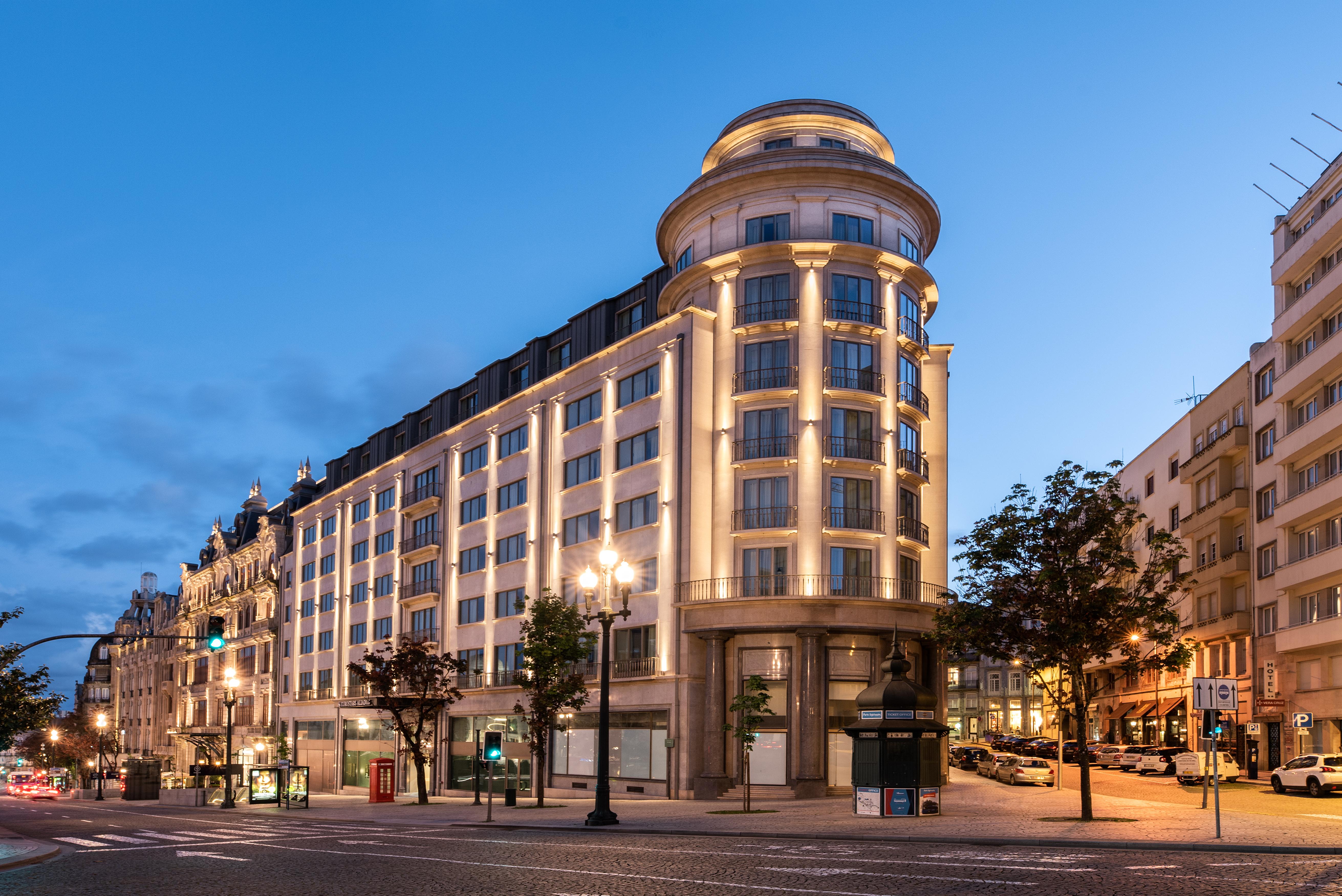 Hotel Eurostars Aliados Porto Exterior foto The hotel in 2016